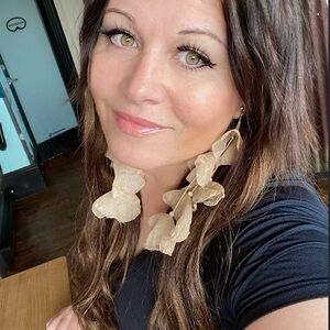 Meet your Posher, Ana